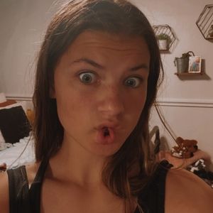 Meet your Posher, Claire